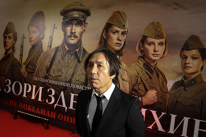 Режиссер, продюсер Ренат Давлетьяров на&nbsp;премьере своего фильма &laquo;А зори здесь тихие&raquo; 