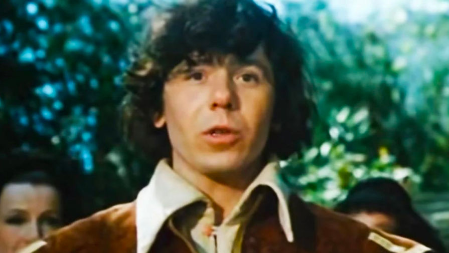 В&nbsp;музыкальной комедии &laquo;Собака на&nbsp;сене&raquo; (1977) Ильичев сыграл Фабьо, слугу графини Дианы де Бельфлер. Также на&nbsp;эту роль пробовался заслуженный артист России Гелий Сысоев.
