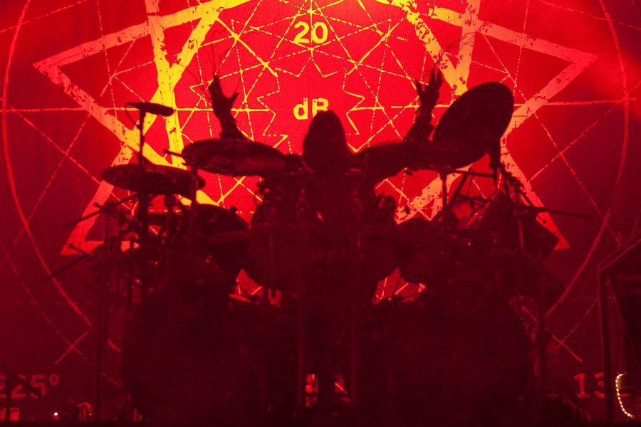 Джои Джордисон во время выступления с&nbsp;группой Slipknot, 2009&nbsp;год