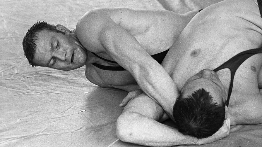 Иван Ярыгин (слева) во время тренировки, 1974 год 