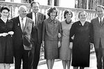 Семейное фото Никиты Сергеевича Хрущева. Первый секретарь ЦК КПСС, Председатель Совета Министров СССР Н.С. Хрущев (1894-1971) (слева направо): дочь Елена, сын Сергей, жена Сергея, дочь Рада, жена Нина Петровна. зять А.И.Аджубей, 1963 год