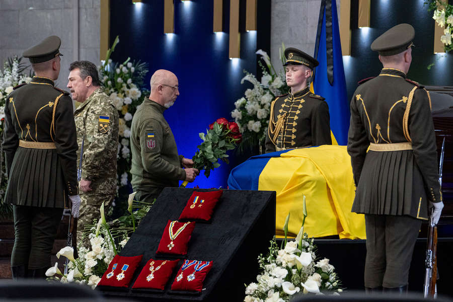Министр обороны Украины Алексей Резников на&nbsp;прощании с&nbsp;первым президентом Украины Леонидом Кравчуком в&nbsp;Киеве, 17&nbsp;мая 2022&nbsp;года