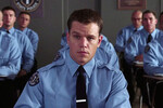 <b>«Отступники» (2006)</b>
<br><br>
Деймону досталась роль Колина Салливана — сержанта бостонской полиции, работающего на мафию. Задача вычислить «крота» ложится на плечи его бывшего сокурсника Билли Костигана (Ди Каприо). Не сумев устроиться в полицию, он внедряется в ряды уличных наркоторговцев, чтобы передавать информацию в правоохранительные органы.
