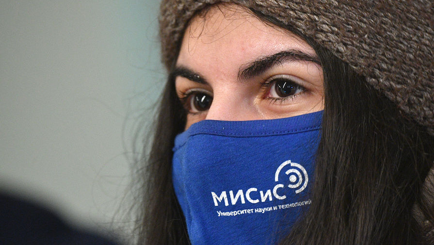 Студентка Национального исследовательского технологического университета &laquo;МИСиС&raquo; на&nbsp;лекции, 8&nbsp;февраля 2021&nbsp;года