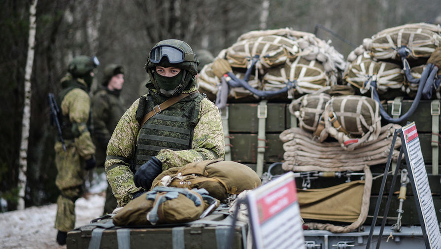 Военнослужащие на полигоне Луга в Ленинградской области в День ракетных войск и артиллерии
