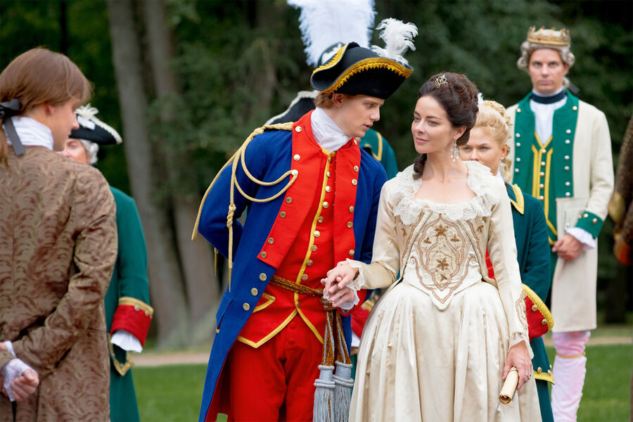 <b>Марина Александрова, сериал «Екатерина» (2014 &mdash; 2023) </b><br>
Актриса Мария Александрова воплощала образ Екатерины II с&nbsp;2014 года по&nbsp;2023-й в&nbsp;сериале «Екатерина» и его разнообразных продолжениях (последнее из&nbsp;них &mdash; «Екатерина. Фавориты»). «У нас не было задачи скрупулезно выстроить исторический образ, создать этакую фигуру из&nbsp;Музея мадам Тюссо. Актеру важно оживить персонаж чувствами, страстями, в&nbsp;том числе и своими. После просмотра первого сезона, кстати, многие близкие подруги сказали, что в&nbsp;этой роли очень много меня», &mdash; признавалась после окончания съемок актриса в&nbsp;одном из&nbsp;интервью.
