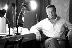 Народный артист России Николай Караченцов в гримерной театра «Ленком», 2004 год