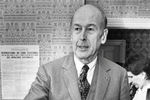 Бывший президент Франции Жискар д’Эстен на избирательном участке, 1986 год