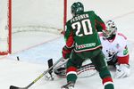 Янне Песонен сравнивает счет. Эта шайба успеха его команде не принесла