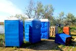 Биотуалеты по дороге в порт «Кавказ»