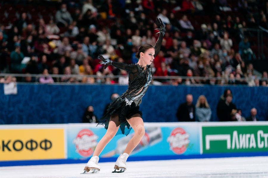 Анна Щербакова выступает в&nbsp;короткой программе на&nbsp;чемпионате России &mdash; 2022