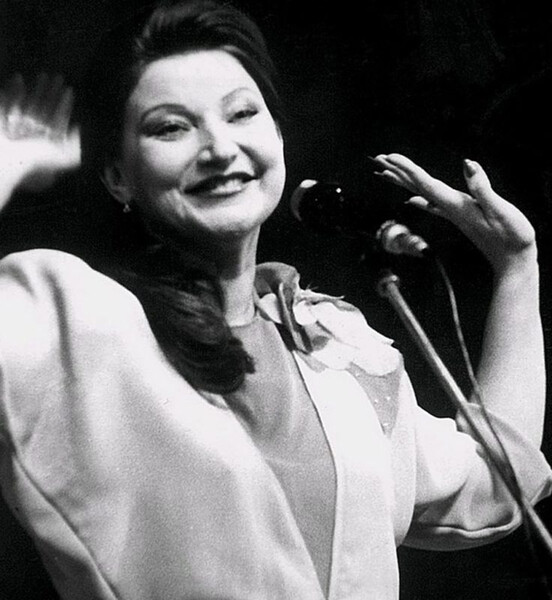 Елена Степаненко во время выступления