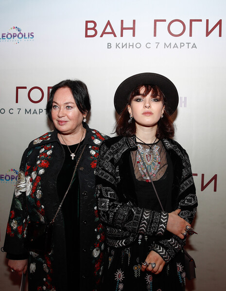 Лариса Гузеева и ее дочь Ольга Бухарова на&nbsp;премьере фильма &laquo;Ван Гоги&raquo; режиссера Сергея Ливнева в&nbsp;кинотеатре &laquo;Иллюзион&raquo;, 2019&nbsp;год