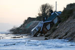 Дома, обрушившиеся во время шторма на&nbsp;побережье Великобритании
