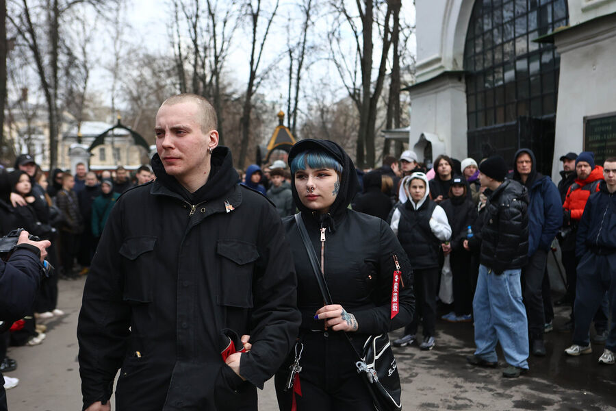 Церемония прощания с&nbsp;рэпером Пашей Техником в&nbsp;храме Петра и Павла в&nbsp;Лефортово в&nbsp;Москве, 11&nbsp;апреля 2025&nbsp;года