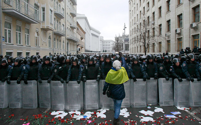 Милиция перекрывает улицы вокруг «евромайдана»