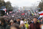Участники шествия оппозиции в Минске, 18 октября 2020 года