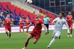 Игорь Смольников в единоборстве с Мартином Родригесом