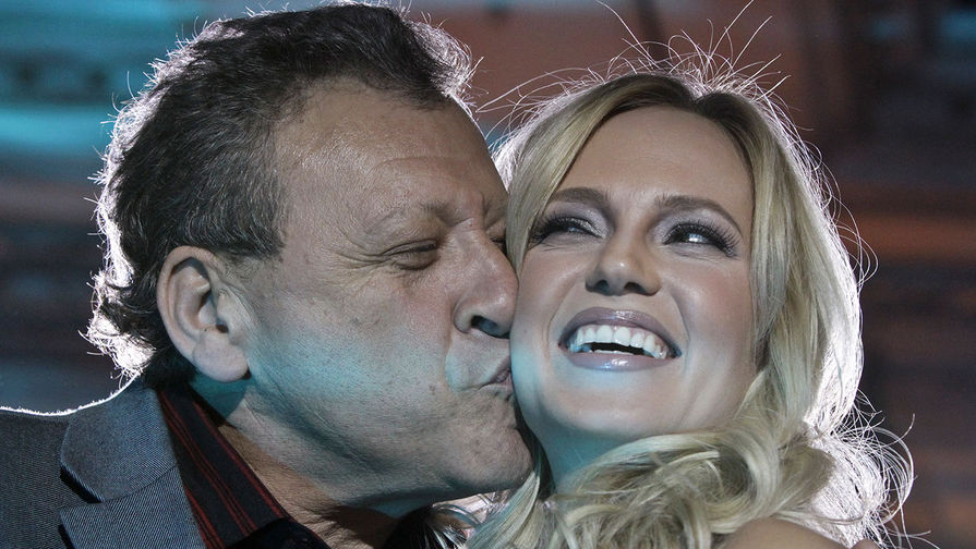 Борис Грачевский и певица Наталья Чистякова-Ионова (Глюкоза) на церемонии вручения международной премии «Топ-100 самых сексуальных женщин планеты 2010»