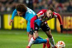 Витцель выцарапывал мяч у игроков ПСВ