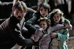 <b>“Мама” (2013)</b>
<br><br>
Фильм ужасов от режиссера Энди Мускетти и продюсера Гильермо дель Торо сочетает в себе психологическую драму с классическим готическим хоррором. Лукас (Николай Костер-Вальдау) и его девушка Аннабель (Джессика Честейн) забирают к себе в дом двух осиротевших племянниц, пять лет проживших в заброшенной хижине. Но вместе с девочками в дом приходит нечто зловещее — их “мама”, которая безжалостно расправляется со всеми, кто встает у нее на пути.