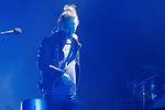 Солист группы Radiohead Том Йорк во время выступления на фестивале Coachella в Калифорнии, 14 апреля 2017 года