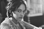 Актриса Лариса Гузеева в роли Ларисы Огудаловой в фильме «Жестокий романс» режиссера Эльдара Рязанова, 1983 год