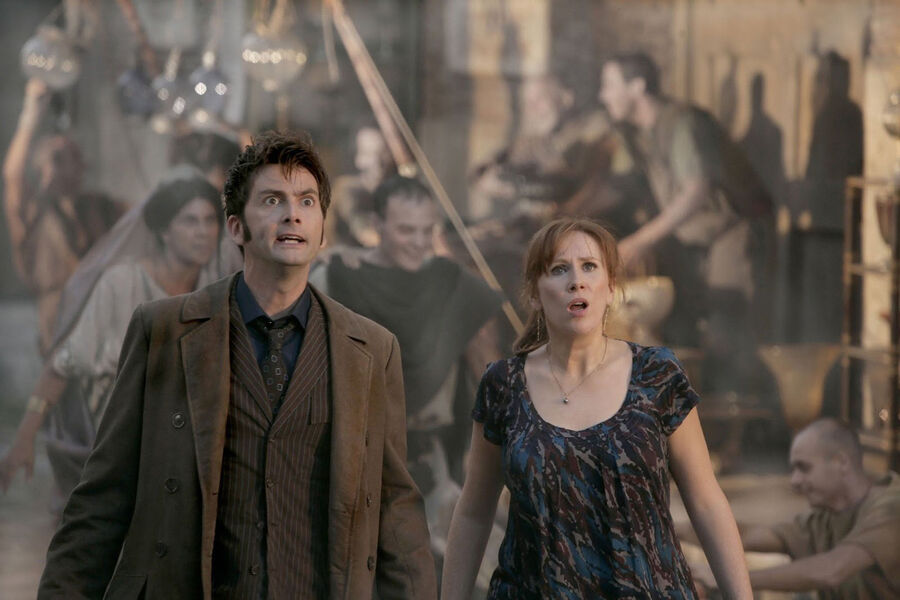 <b>«Огни Помпеи» («The Fires of Pompeii») — 4&nbsp;сезон, 2&nbsp;серия</b>
<br><br>
Доктор и его спутница Донна Ноубл оказываются в&nbsp;Помпеях накануне извержения Везувия. Вскоре Доктор обнаруживает, что нечто мешает вулкану взорваться, и понимает, что должен спровоцировать катастрофу и позволить погибнуть помпейцам, чтобы спасти мир. Примечательно, что в&nbsp;этой серии снялись сразу две будущие звезды шоу: Питер Капальди, который позднее сыграл Двенадцатого Доктора, и Карен Гиллан, изображавшая спутницу Одиннадцатого Доктора Эми Понд.
