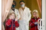 Дети членов съемочной группы фильма &laquo;Вызов&raquo; Клементина Шипенко и Маша Пересильд