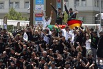 Команда «МИНИ» празднует третье место экипажа Пилот «Мини» Леонида Новицкого в общем зачете внедорожников