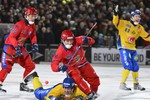Матч между сборными России и Швеции изобиловал напряженной борьбой