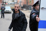Художник Петр Павленский у здания Тверского суда Москвы
