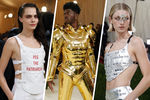 Модель Кара Делевинь, рэпер Lil Nas X и актриса Хантер Шафер на Met Gala 2021