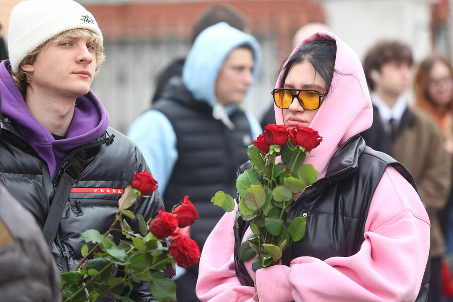 Церемония прощания с&nbsp;рэпером Пашей Техником в&nbsp;храме Петра и Павла в&nbsp;Лефортово в&nbsp;Москве, 11&nbsp;апреля 2025&nbsp;года
