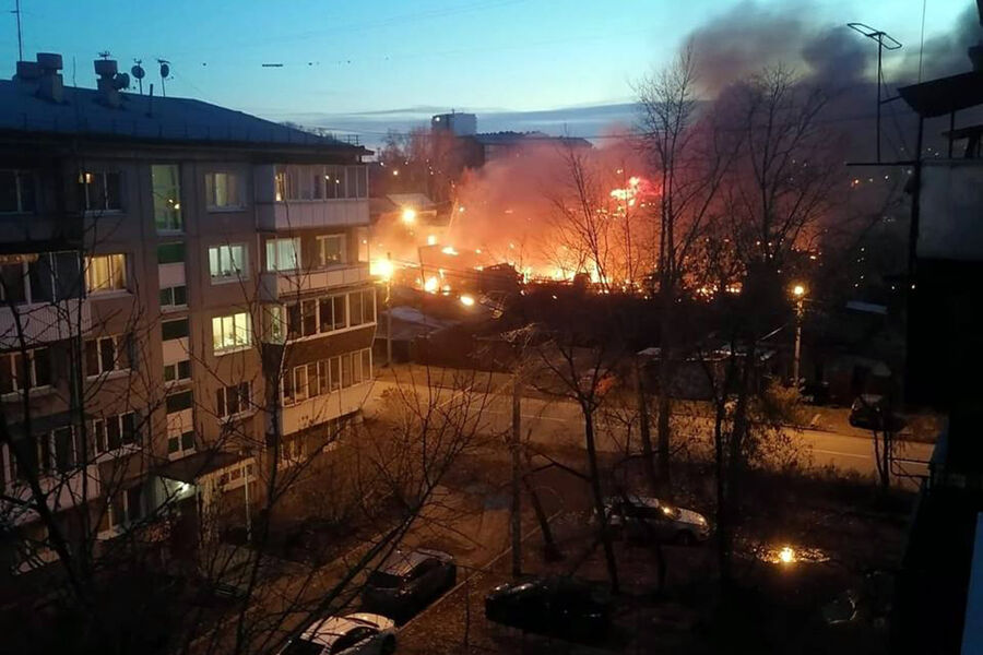 Пожар после падения истребителя Су-30 на&nbsp;двухэтажный дом в&nbsp;Иркутске, 23&nbsp;октября 2022&nbsp;года