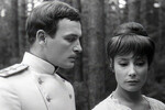 <b>«Анна Каренина», Александр Зархи (1967)</b>
<br><br>
В экранизации романа Толстого «Анна Каренина» Лановой сыграл одного из главных персонажей — графа Алексея Вронского. Его герой завязывает открытый роман со знатной петербургской дамой Анной Карениной, который заканчивается трагедией. Роль Карениной исполнила Татьяна Самойлова — бывшая супруга Ланового. 