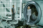 <b>«Пассажиры» (2016)</b>
<br><br>
Камерный блокбастер с Лоуренс и Крисом Праттом в главных ролях. По сюжету фантастической мелодрамы механик по воле случая просыпается от анабиоза на космическом корабле, которому до пункта назначения лететь еще около 100 лет.