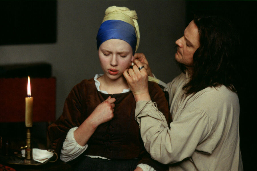 <b>&laquo;Девушка с&nbsp;жемчужной сережкой&raquo; (2003)</b>
<br><br>
В&nbsp;основу мелодрамы с&nbsp;Фертом и Скарлетт Йоханссон легла одноименная книга Трейси Шевалье.