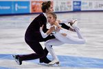 Алиса Ефимова и Александр Коровин (Россия) в произвольной программе парного катания