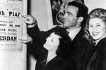 Певица Эдит Пиаф и боксер Марсель Сердан у&nbsp;афиши, 1948 год