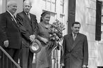 Президент США Дуайт Дэвид Эйзенхауэр (второй слева), первый секретарь ЦК КПСС СССР Никита Сергеевич Хрущев (слева), его супруга Нина Петровна Хрущева и министр иностранных дел СССР Андрей Андреевич Громыко (справа) у резиденции Блэр-хауз, Вашингтон (США), 1959 год
