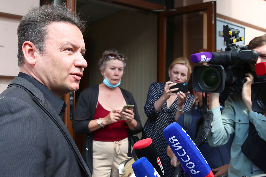 Актер Александр Олешко перед&nbsp;церемонией прощания с&nbsp;Владимиром Меньшовым в&nbsp;Москве, 8&nbsp;июля 2021&nbsp;года