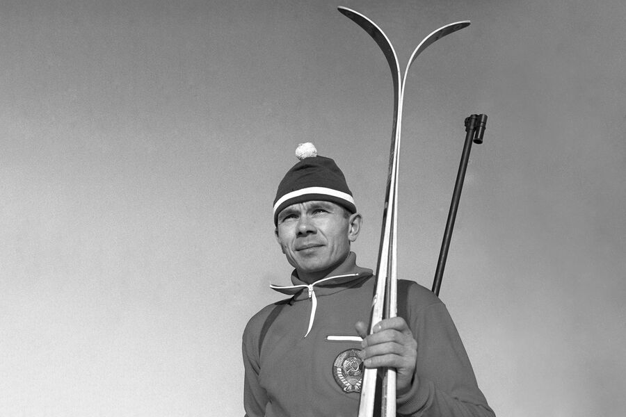 <b>Виктор Маматов (21 июля 1937 &mdash; 27&nbsp;октября 2023)</b> &mdash; советский биатлонист, двукратный олимпийский чемпион, четырехкратный чемпион мира, тренер. Заслуженный мастер спорта СССР. Заслуженный тренер СССР.
