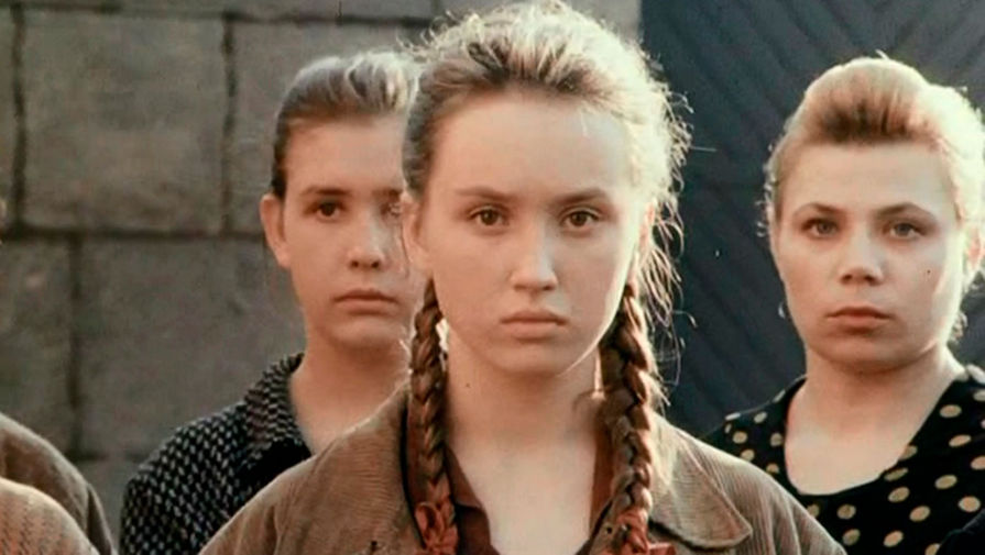 Кадр из фильма «Брызги шампанского» (1989)