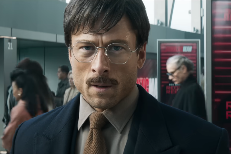 <b>«Бегущий человек» (The Running Man), реж. Эдгар Райт</b>
<br><br>
<b>Где и когда смотреть:</b> в&nbsp;мировом прокате — с&nbsp;14 ноября
<br><br>
Вторая (после фильма с&nbsp;Арнольдом Шварценеггером) экранизация романа Стивена Кинга 40-летней давности — про&nbsp;мрачные США образца 2025&nbsp;года, где проводится реалити-шоу «Бегущий человек», в&nbsp;котором игрок может выиграть крупную сумму, если ускользнет от охотящихся на&nbsp;него убийц. Новой адаптацией занимался режиссер комедий «Зомби по&nbsp;имени Шон», «Типа крутые легавые» и «Скотт Пилигрим против всех» Эдгар Райт, в&nbsp;главной роли снялся Глен Пауэлл.
