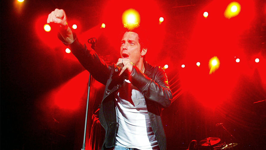 Фронтмен Audioslave Крис Корнелл во время концерта в&nbsp;Лас-Вегасе, 2005&nbsp;год