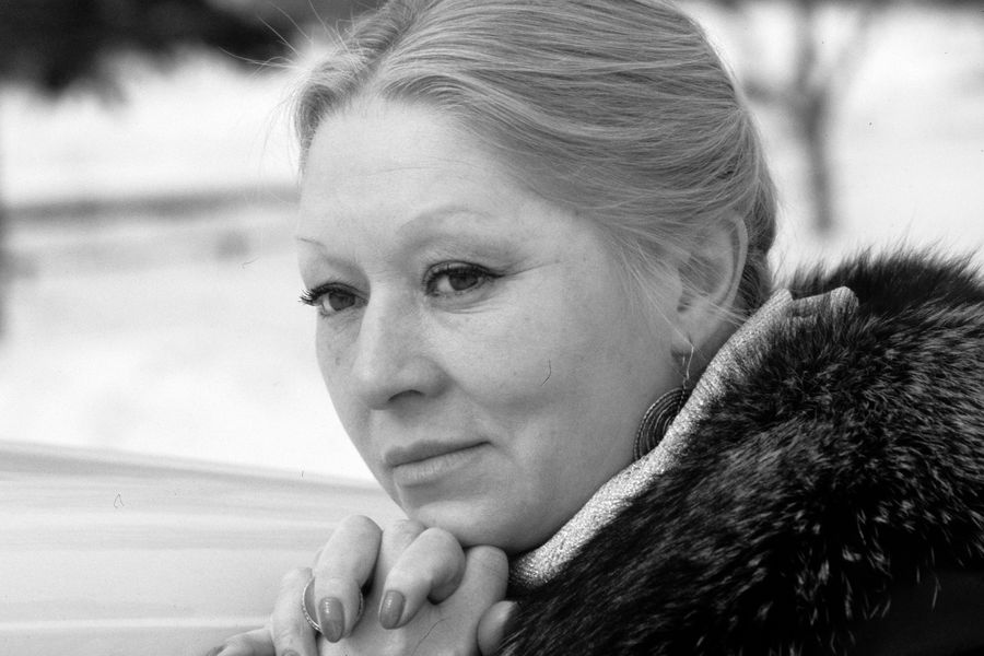 <b>Татьяна Бестаева (13 июня 1937&nbsp;&mdash; 23&nbsp;октября 2021).</b> Советская и российская актриса театра и кино, народная артистка РСФСР. С&nbsp;1961 года &mdash; артистка Государственного академического театра имени Моссовета. Снималась в&nbsp;фильмах «Тени забытых предков» и «Следствие ведут ЗнаТоКи». Бестаева считалась одной из&nbsp;самых красивых актрис Советского Союза в&nbsp;1960-е годы