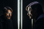 <b>“Отель для самоубийц” (2019)</b>
<br><br>
Классический скандинавский детектив с Николаем Костер-Вальдау в роли страхового агента Макса, который пытается разобраться с загадочной смертью клиента. Расследование приводит его в таинственный отель The Aurora — место, где людям помогают уйти из жизни “в комфорте”. Вскоре собственная болезнь и личная драма подталкивают героя к тому, чтобы стать одним из постояльцев этого необычного заведения.
