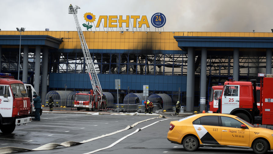 Последствия пожара в&nbsp;гипермаркете &laquo;Лента&raquo; на&nbsp;Набережной Обводного канала в&nbsp;Санкт-Петербурге, 10 ноября 2018 года