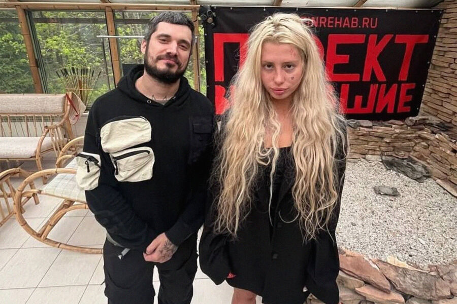 Паша Техник и певица Hofmannita